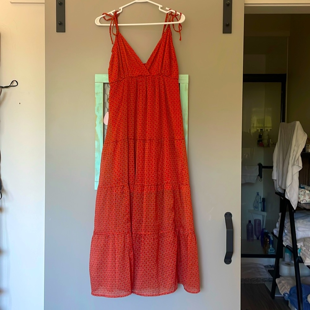 Flowing & fun maxi dress, worn once.